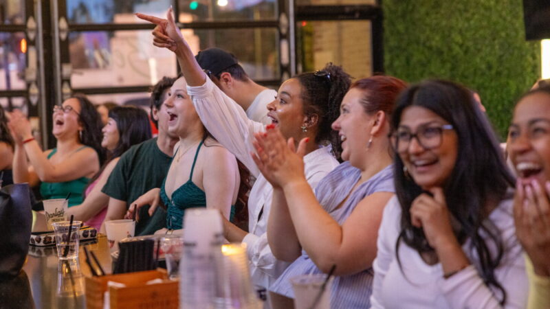 Love Island USA : Les soirées de visionnage s’installent dans les bars de Chicago, ce que l’on sait.