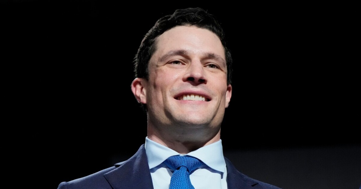 Netflix : Luke Kuechly pourrait devenir le nouvel analyste NFL, ce que l’on sait.
