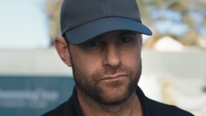 The Dink : Andy Roddick brille dans son rôle dans cette comédie sur le pickleball.