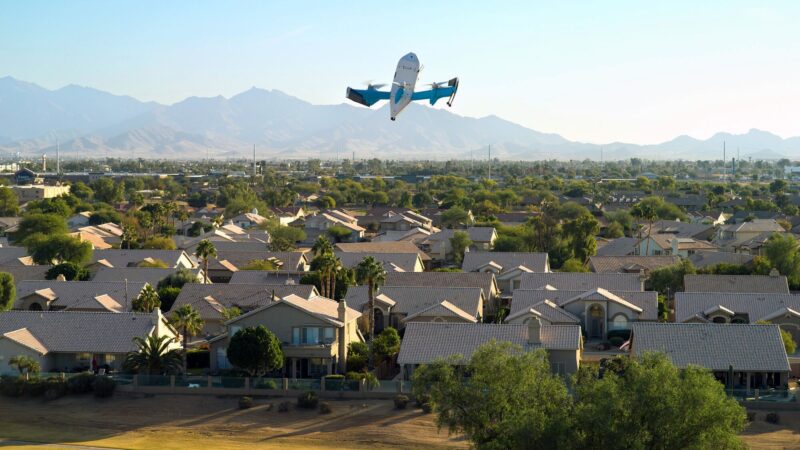 Amazon Prime Video : La promesse de drones livrant dans 500 villes américaines enfin réalisée.