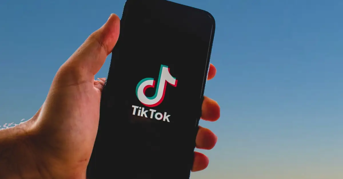 Disney annonce un partenariat avec TikTok : Ce que cela signifie pour les séries et films à venir.