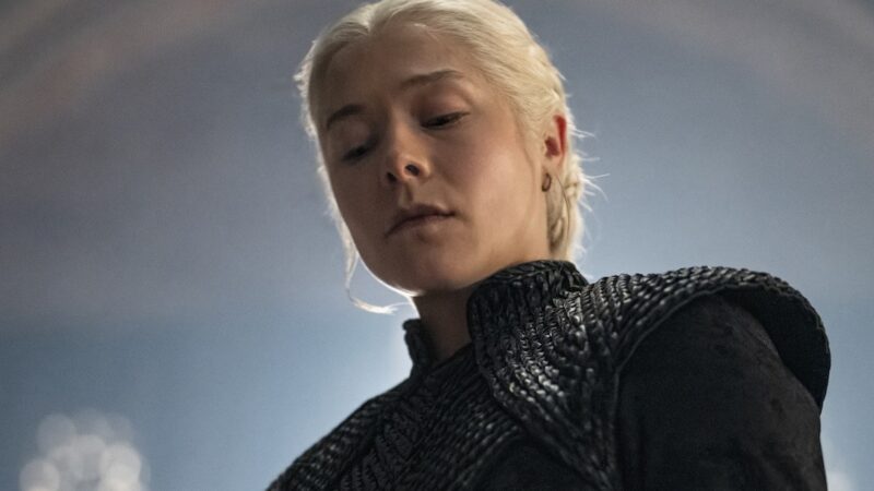 House Of The Dragon saison 3 : Emma D’Arcy révèle la réaction de Rhaenyra à la mort d’Helaena.