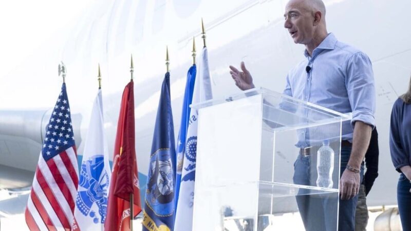 Prime Video : Comment l’initiative d’Jeff Bezos transforme la plateforme en vitrine de l’IA.