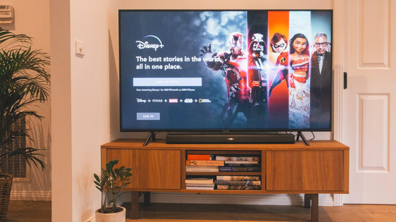 Disney+ : Annonce des publicités sur tous les plans, y compris le premium, ce que cela signifie pour les abonnés.