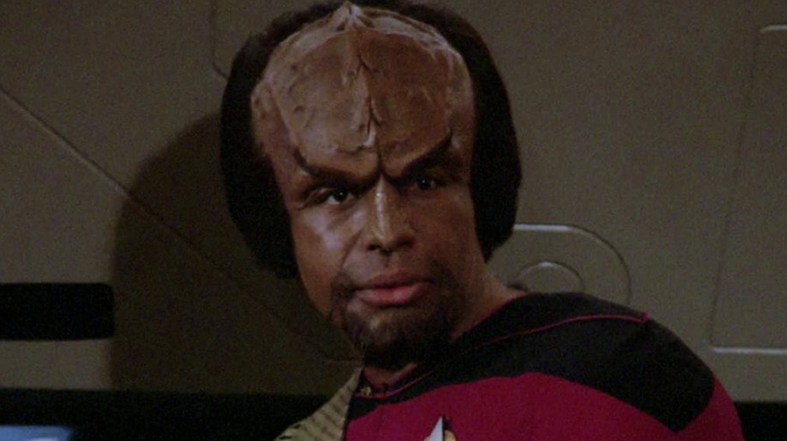 Star Trek: The Next Generation : Changement du front Klingon de Worf entre les saisons, explications.