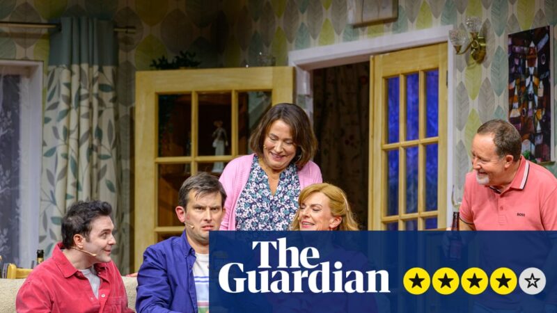 Two Doors Down : Retour hilarant et précis des favoris de Latimer Crescent, notre critique complète.
