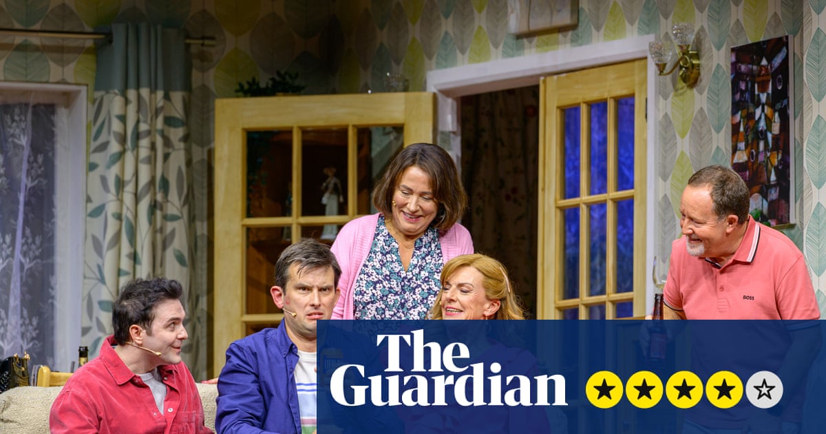 Two Doors Down : Retour hilarant et précis des favoris de Latimer Crescent, notre critique complète.
