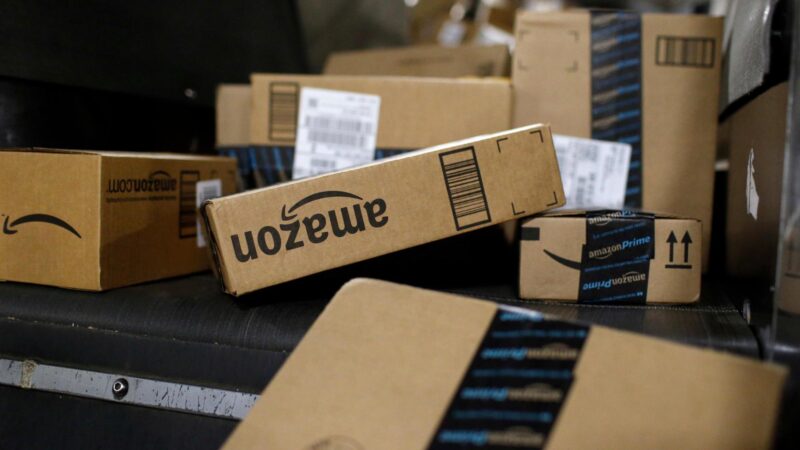 Amazon : Comment le box de livraison incarne la gratification instantanée et la commodité.