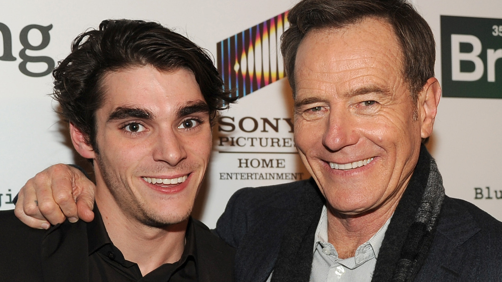 Breaking Bad : La réaction de Bryan Cranston suite au décès d RJ Mitte, hommage émouvant.