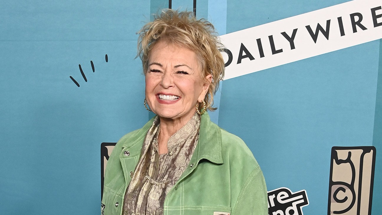 Courting : Roseanne Barr et le co-créateur dévoilent les détails pour séduire les distributeurs.